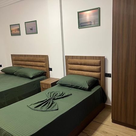 Hotel Brifs Shëngjin Екстериор снимка