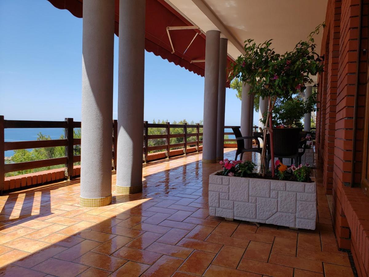 Hotel Brifs Shëngjin Екстериор снимка