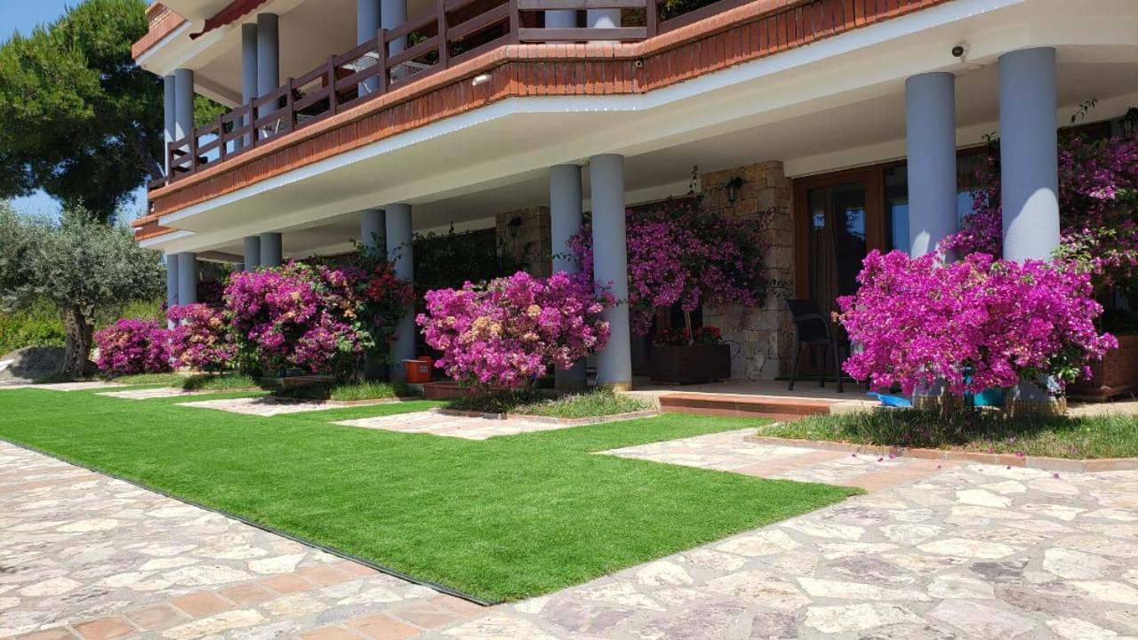 Hotel Brifs Shëngjin Екстериор снимка