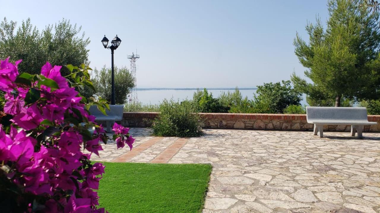 Hotel Brifs Shëngjin Екстериор снимка