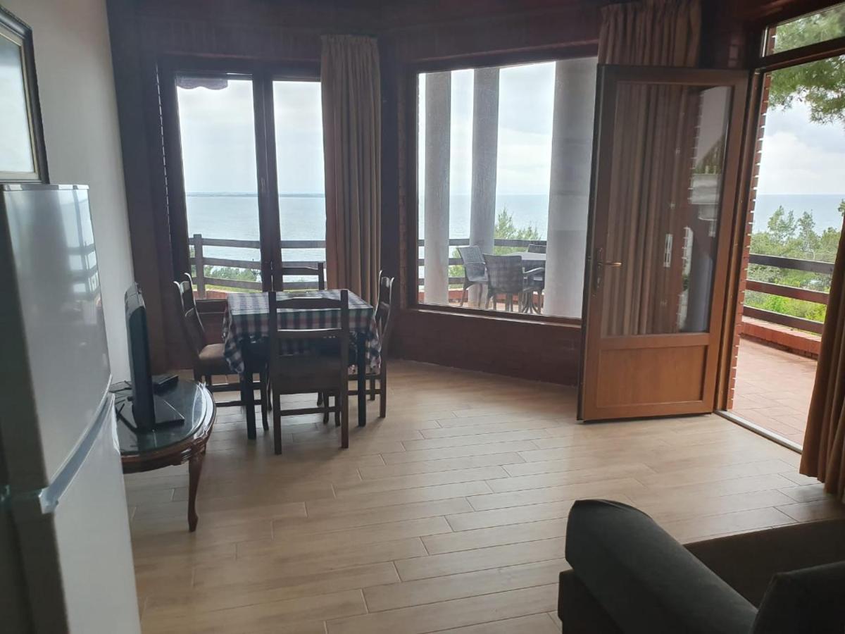 Hotel Brifs Shëngjin Екстериор снимка