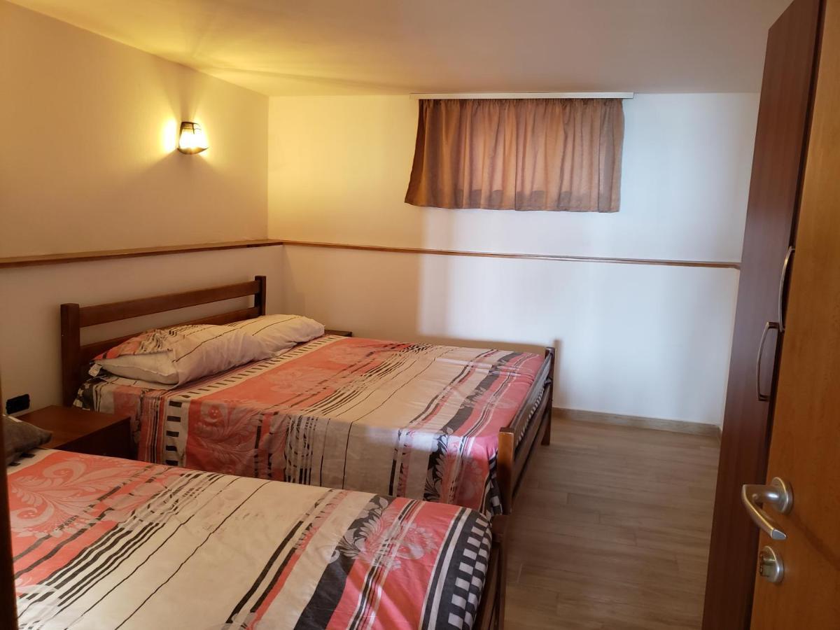 Hotel Brifs Shëngjin Екстериор снимка