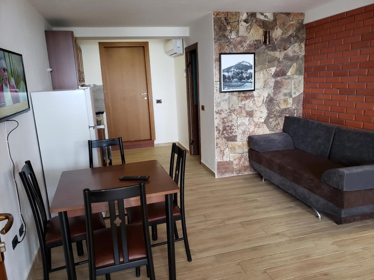 Hotel Brifs Shëngjin Екстериор снимка