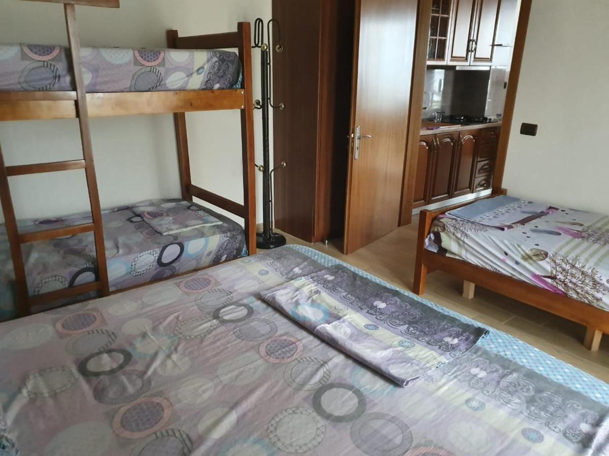 Hotel Brifs Shëngjin Екстериор снимка