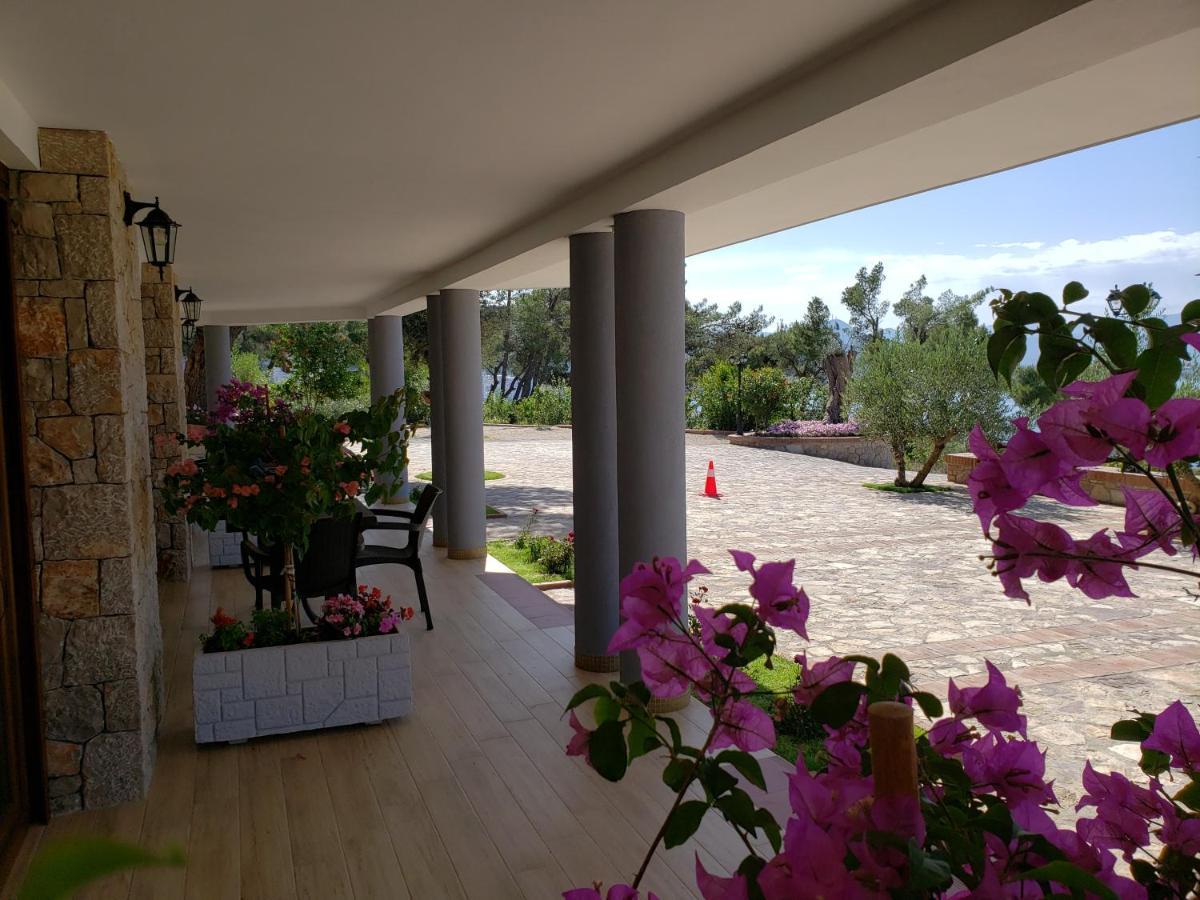 Hotel Brifs Shëngjin Екстериор снимка