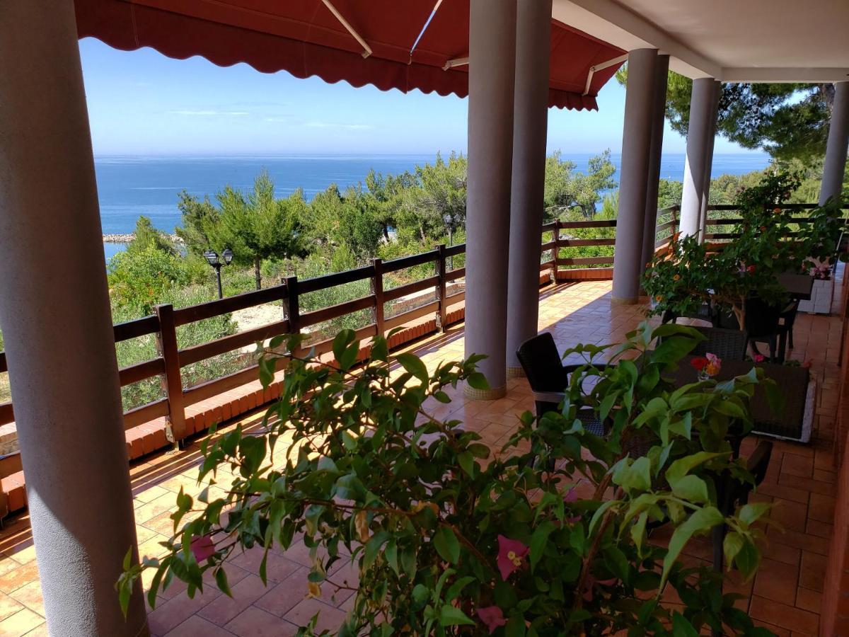 Hotel Brifs Shëngjin Екстериор снимка