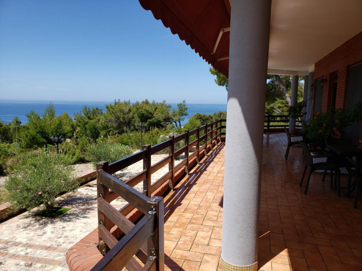 Hotel Brifs Shëngjin Екстериор снимка