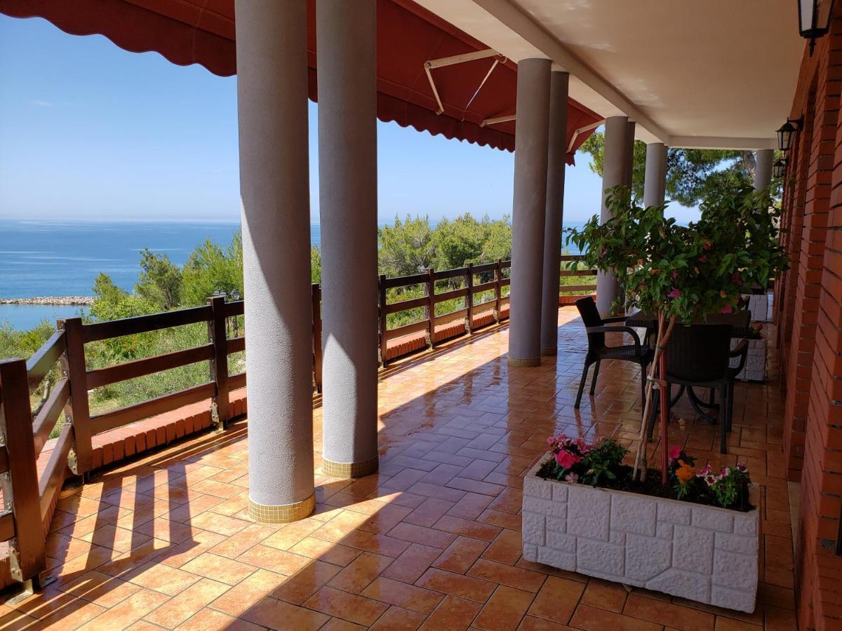 Hotel Brifs Shëngjin Екстериор снимка